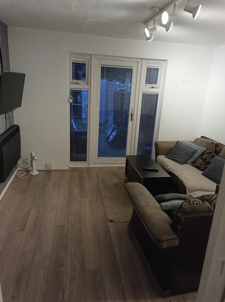 Flat Emerald Close in Greater London