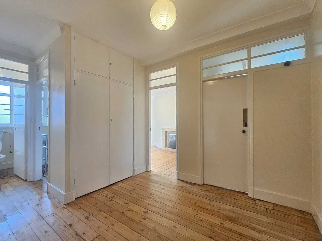 Flat Dorchester Court in Greater London