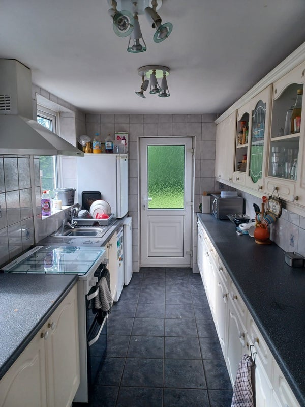 Room Patterdale Road in Manchester