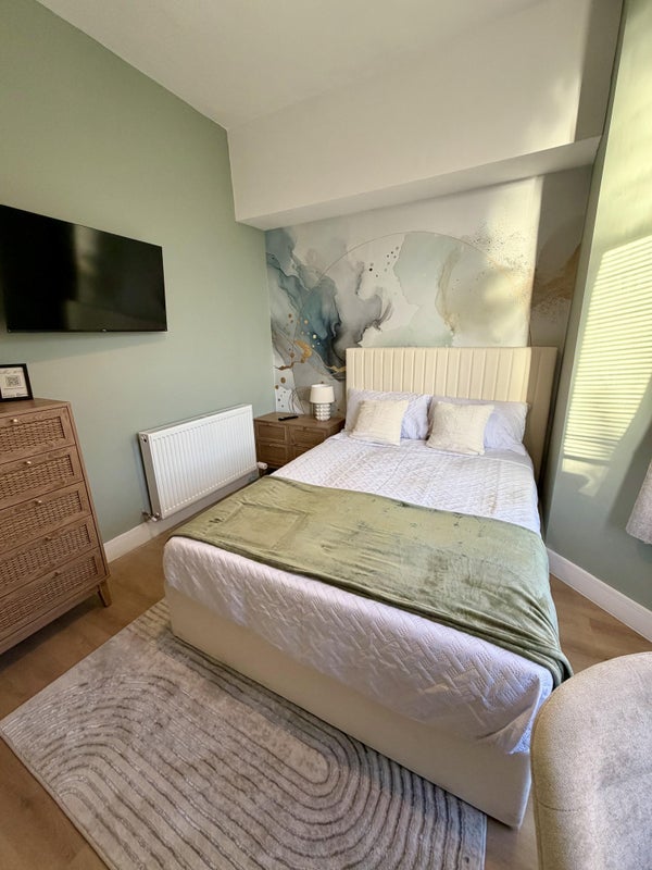 Room Brookland Road West in Liverpool