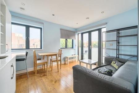 Flat Weldale Street in Reading