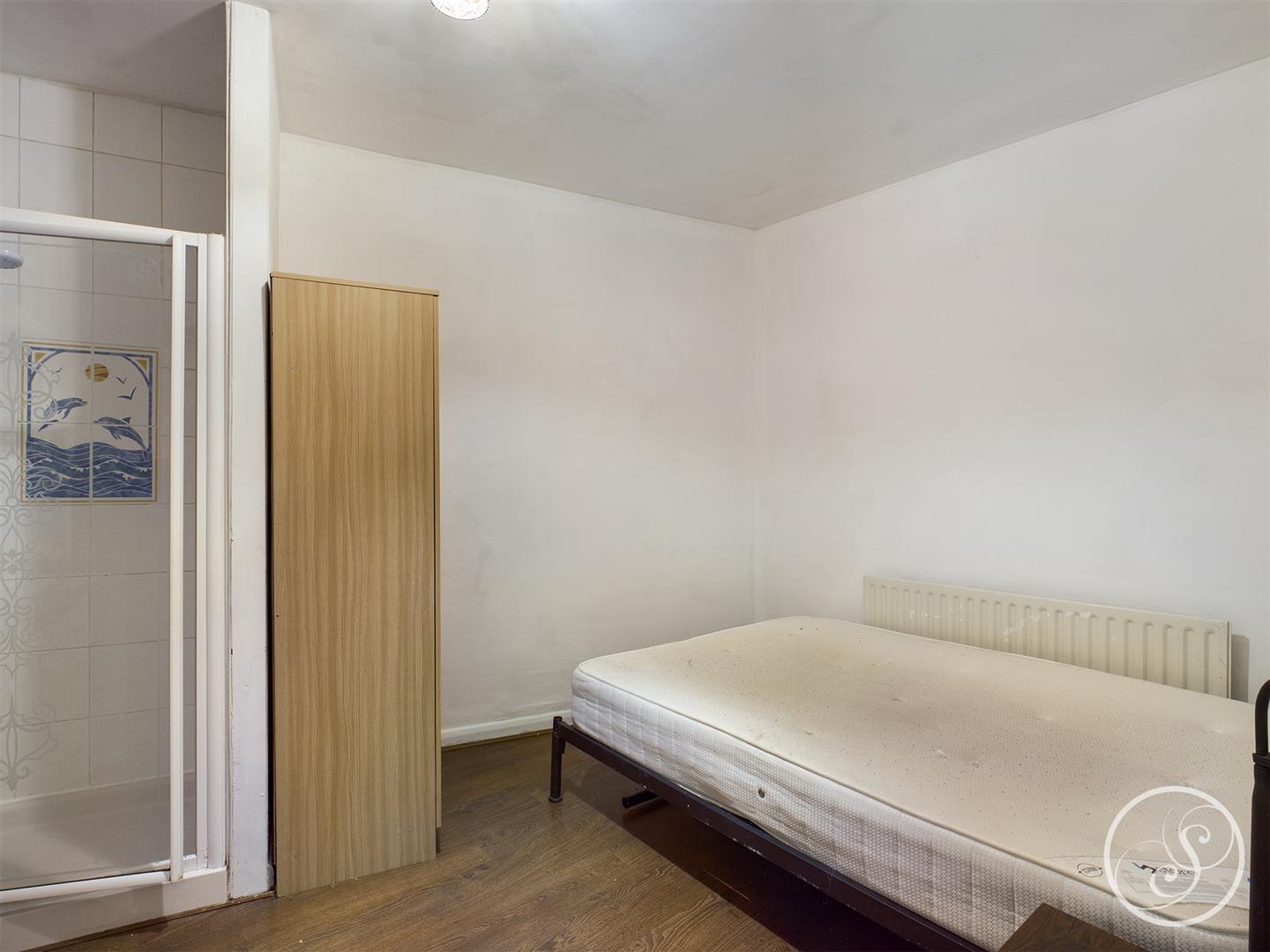 Flat Zermatt Terrace in Leeds