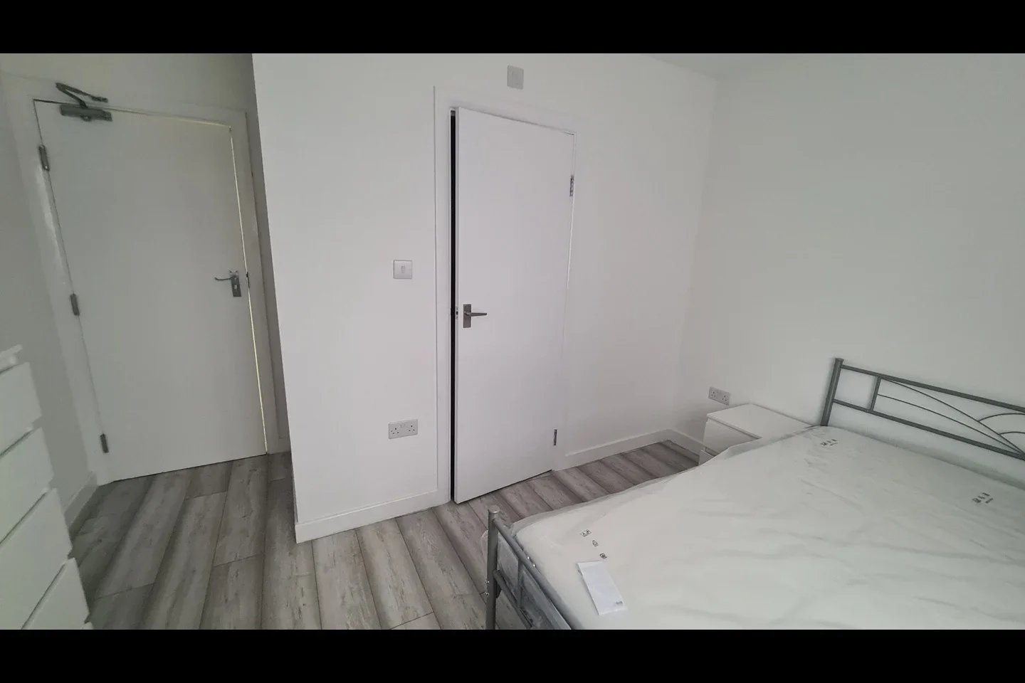 Room Malvern Avenue in Greater London