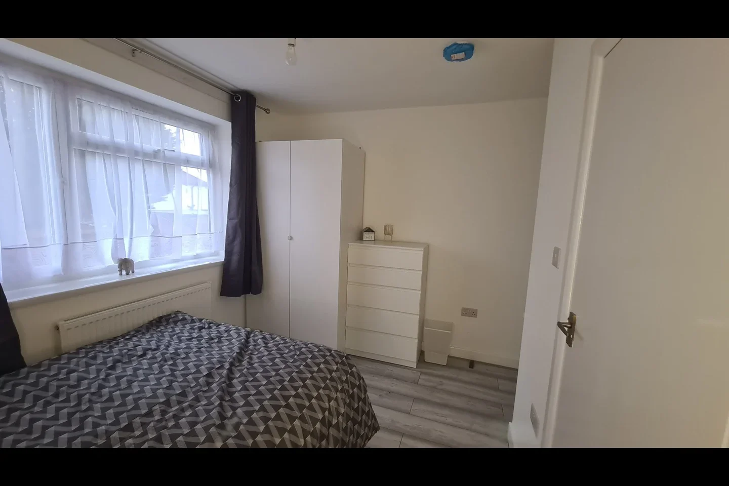 Room Malvern Avenue in Greater London