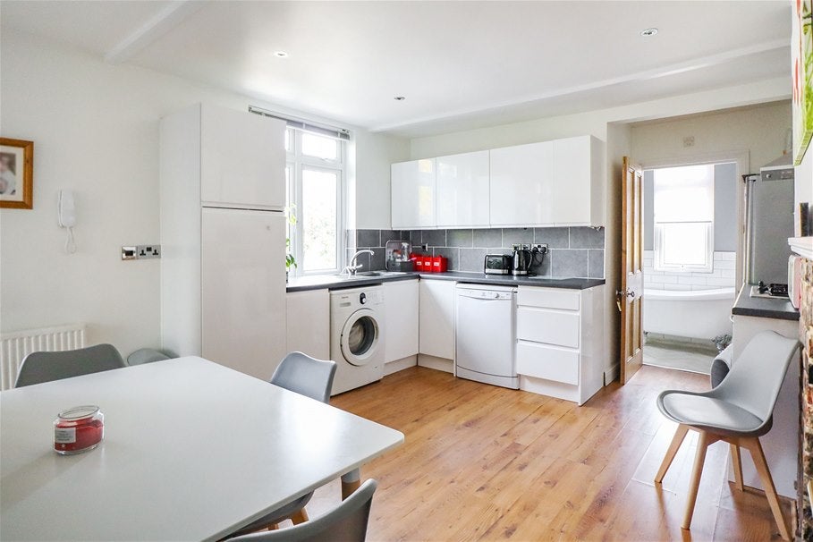 Flat Carlton Road in St Albans