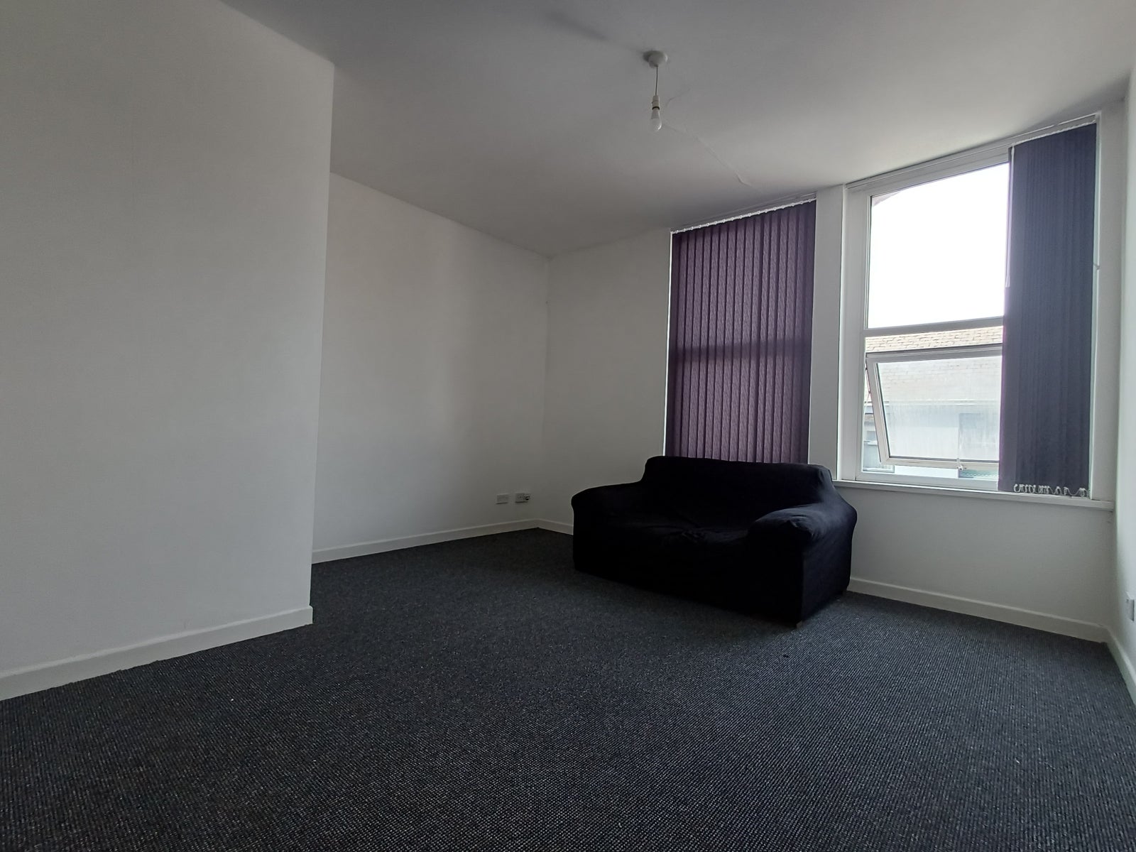 Flat Clifton Street in Cardiff
