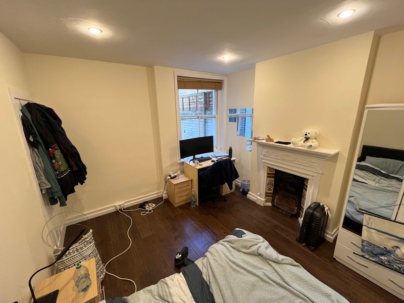 Room Sedlescombe Road in Greater London