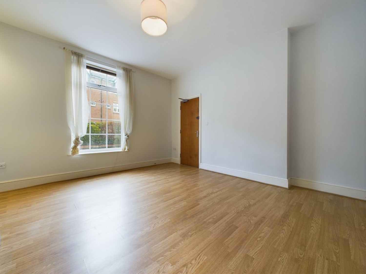 Flat Union Walk in Chesterfield