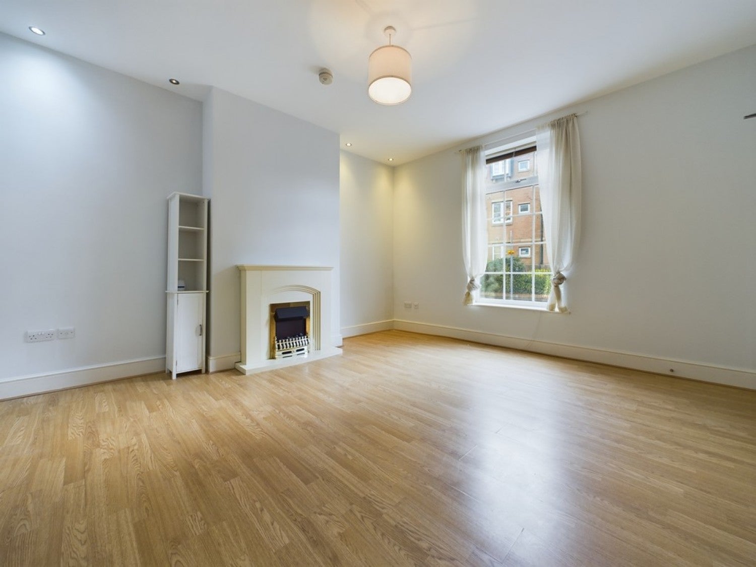 Flat Union Walk in Chesterfield