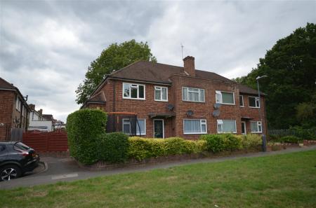 Flat Wolverton Road in Greater London