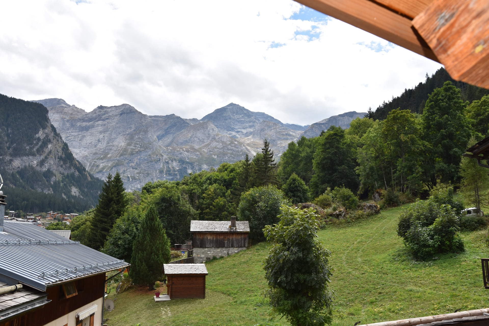 Flat Route de la Croix in Pralognan-la-Vanoise