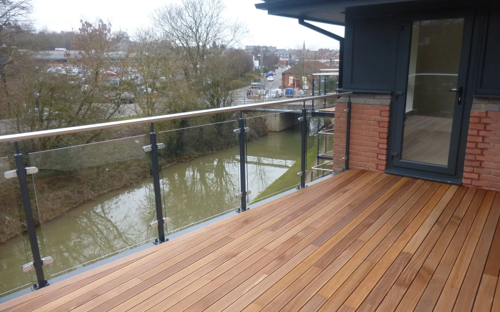 Flat Riverside Park in Cherwell District