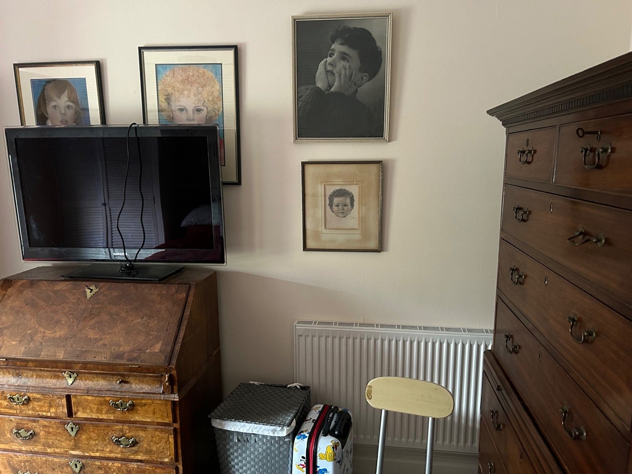 Room Alexandra Road in Poole