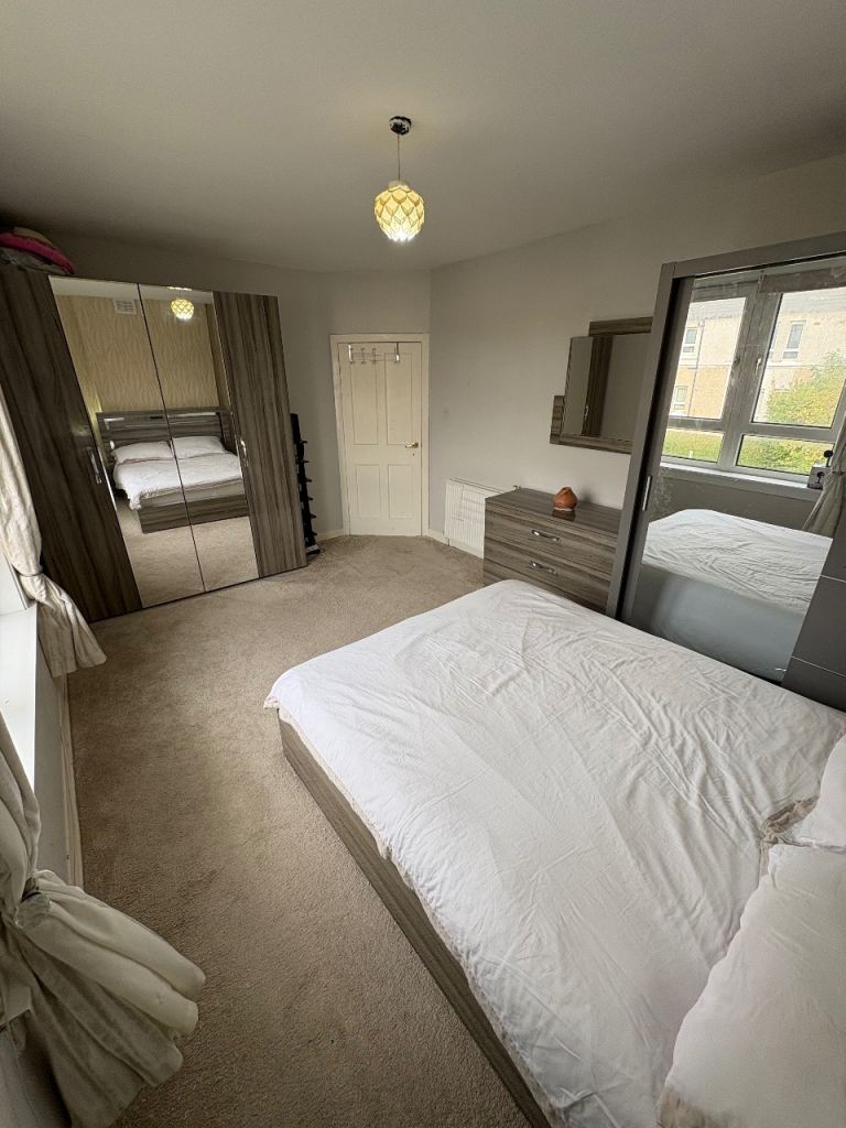 Flat Bangorshill Street in Glasgow