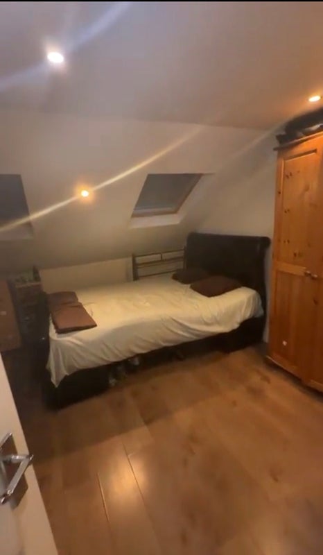 Room Glenavon Road in Greater London