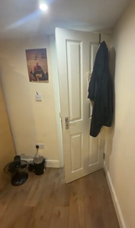 Room Glenavon Road in Greater London