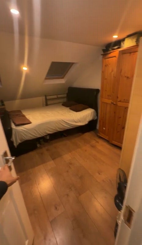 Room Glenavon Road in Greater London