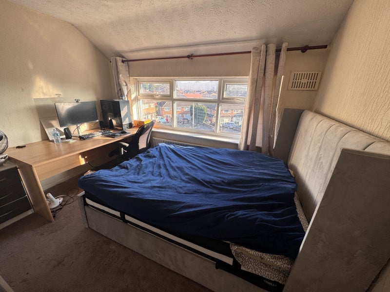 Room Ferndale Avenue in Birmingham