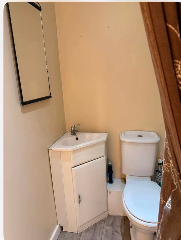 Room Barnsley Road in Wakefield