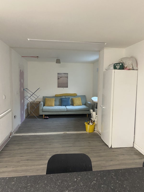 Room Barnsley Road in Wakefield