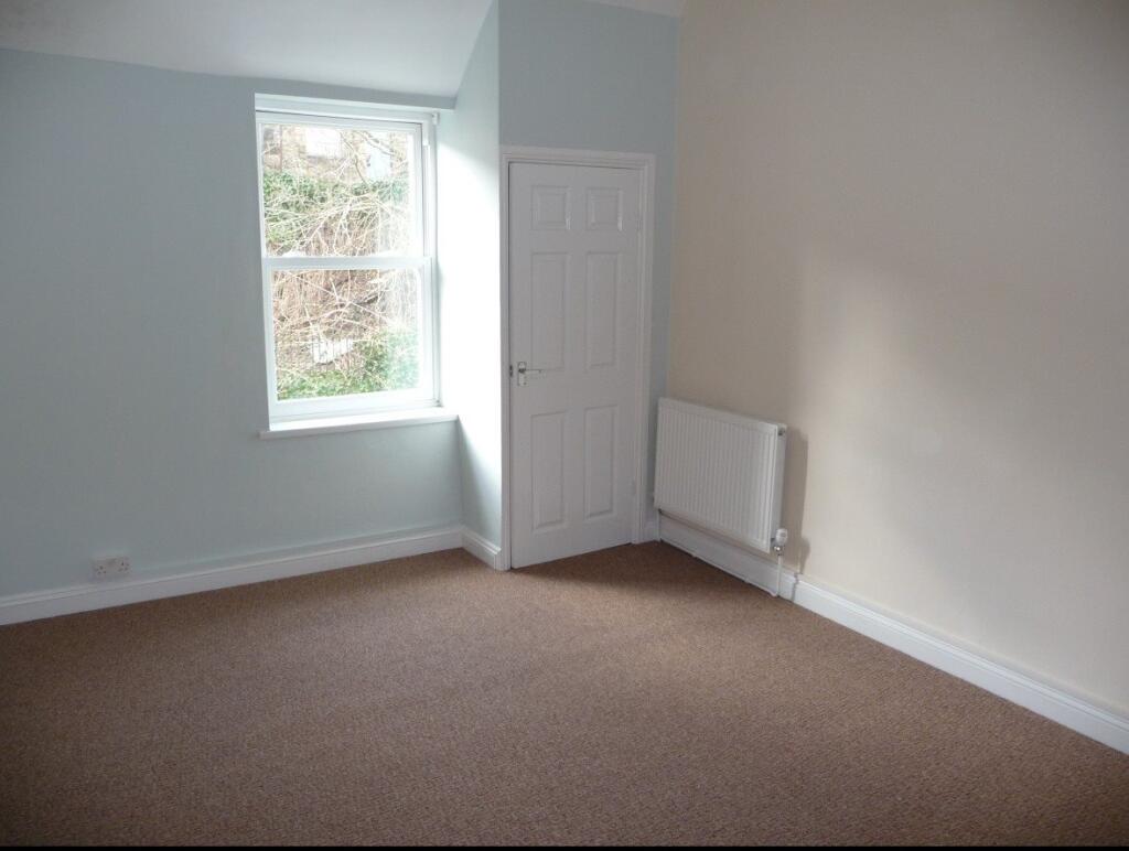 Flat Victoria Road in Ebbw Vale South