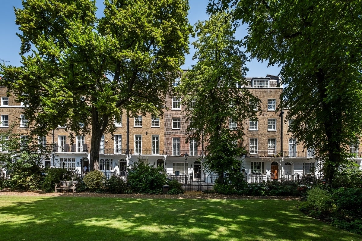 Flat Brompton Square in Greater London