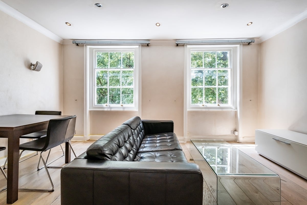 Flat Brompton Square in Greater London