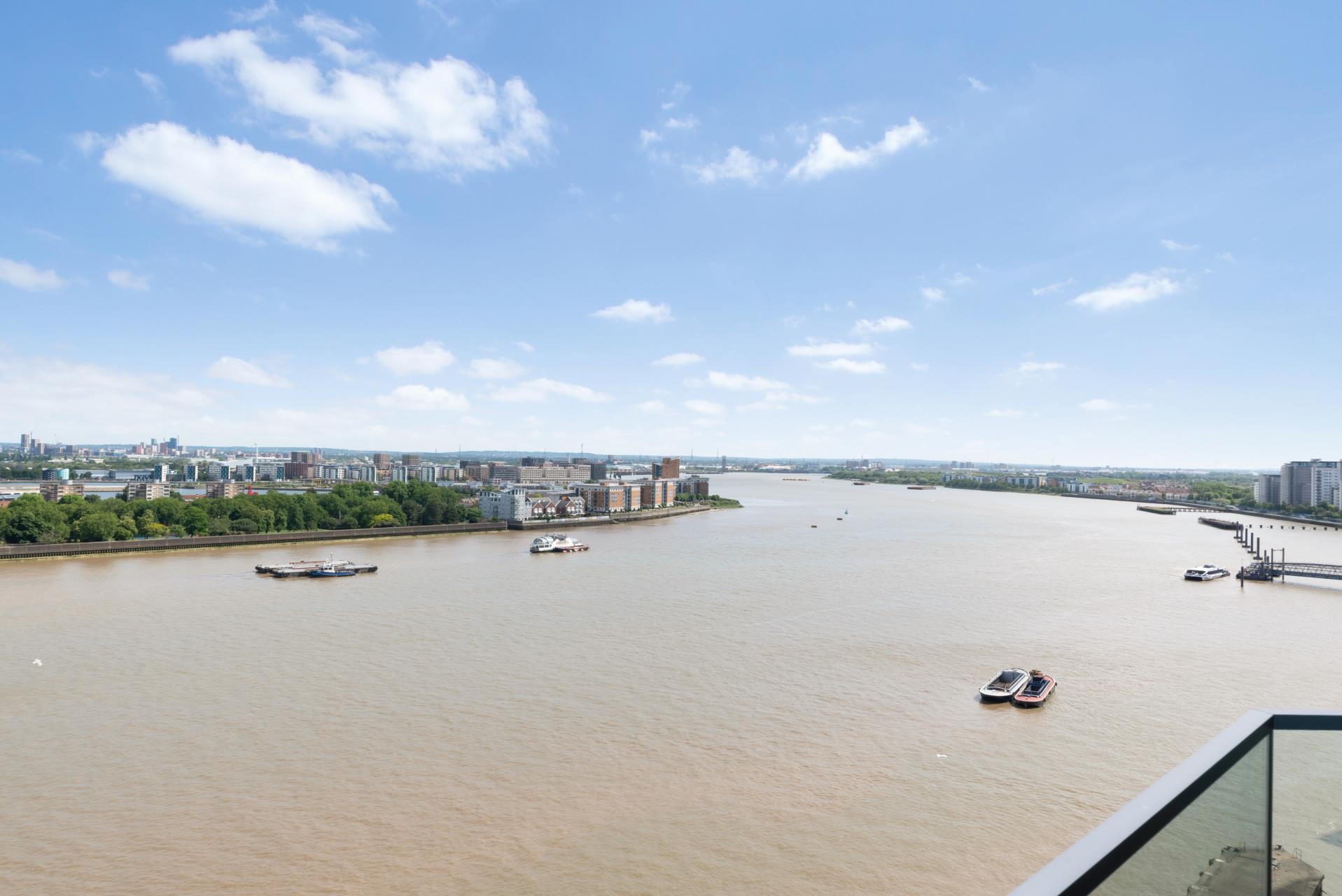 Flat Bell Water Gate in Greater London