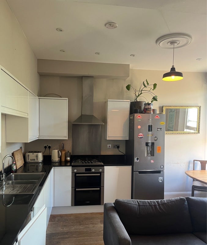 Room Kelvin Road in Greater London