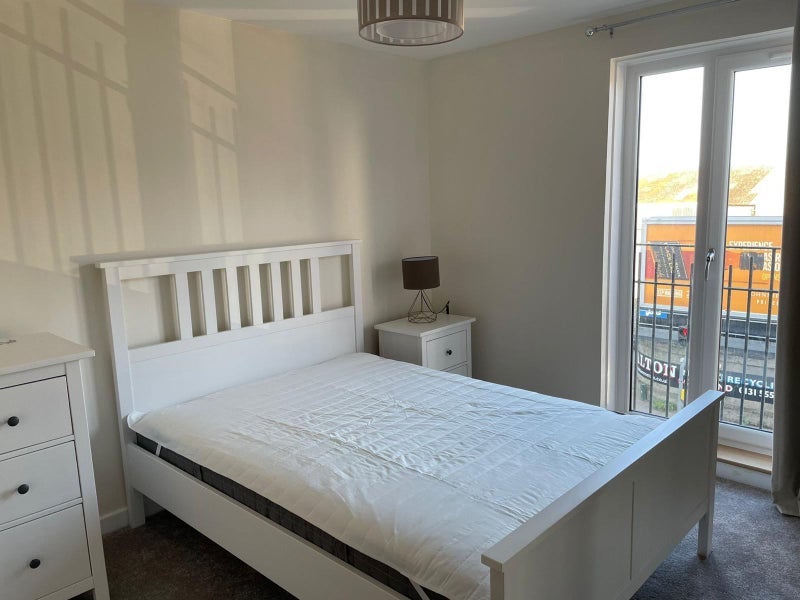 Flat Salamander Court in City of Edinburgh