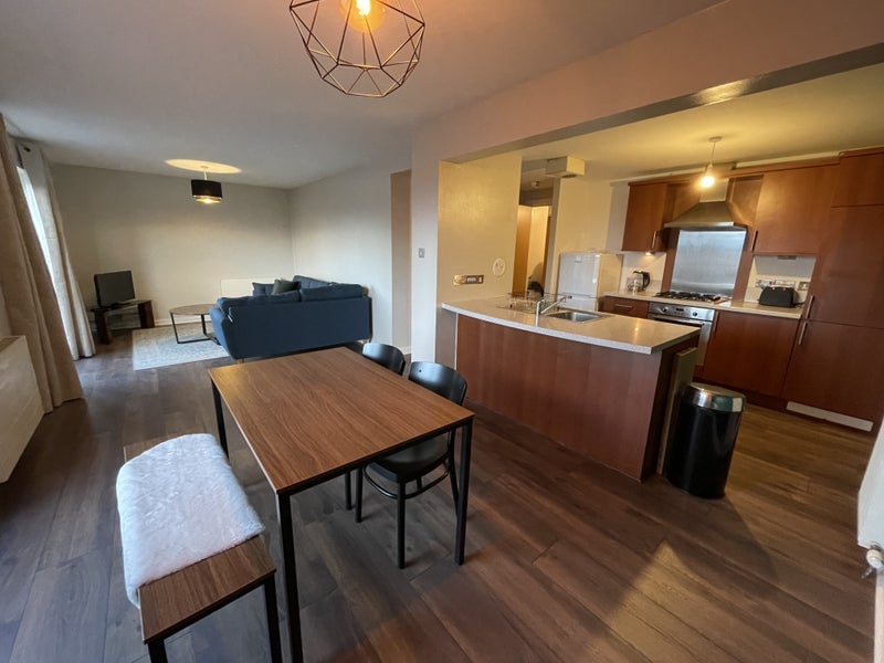 Flat Salamander Court in City of Edinburgh