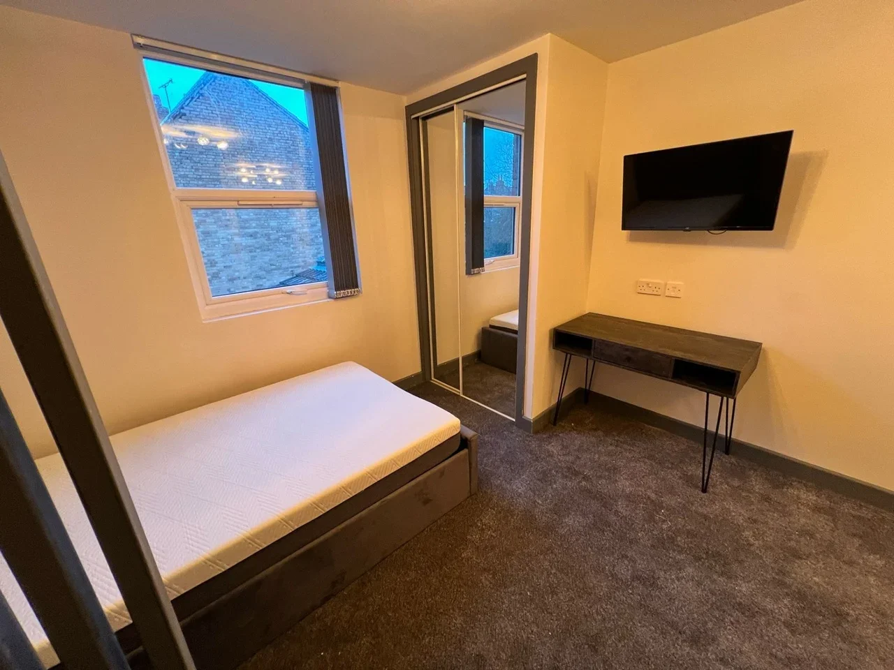 Room Meriden Street in Coventry