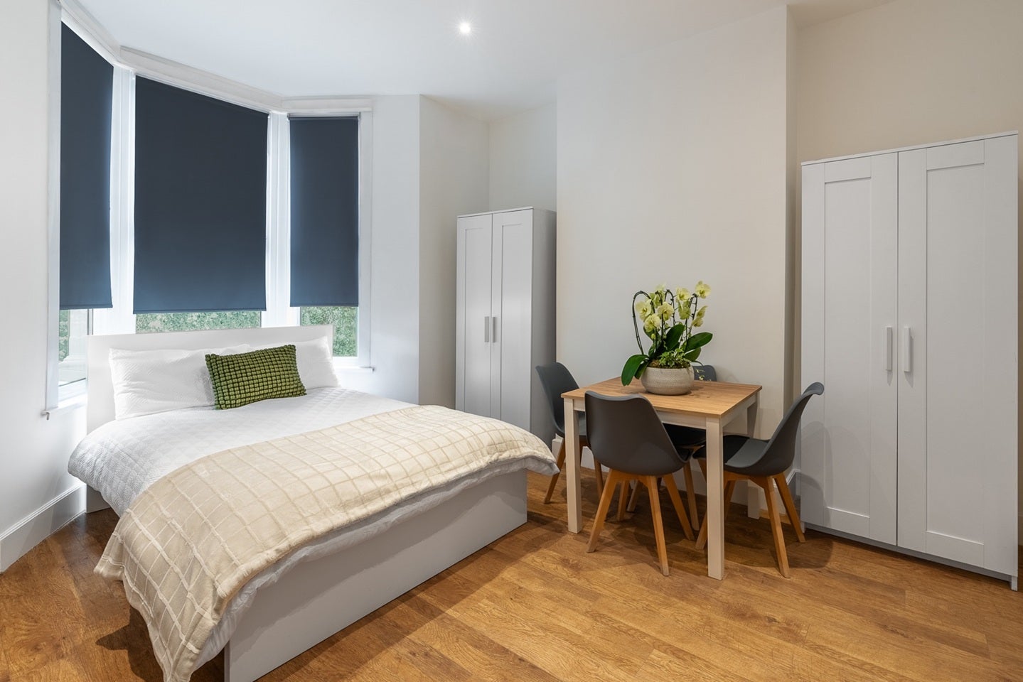 Flat Raleigh Road in Greater London