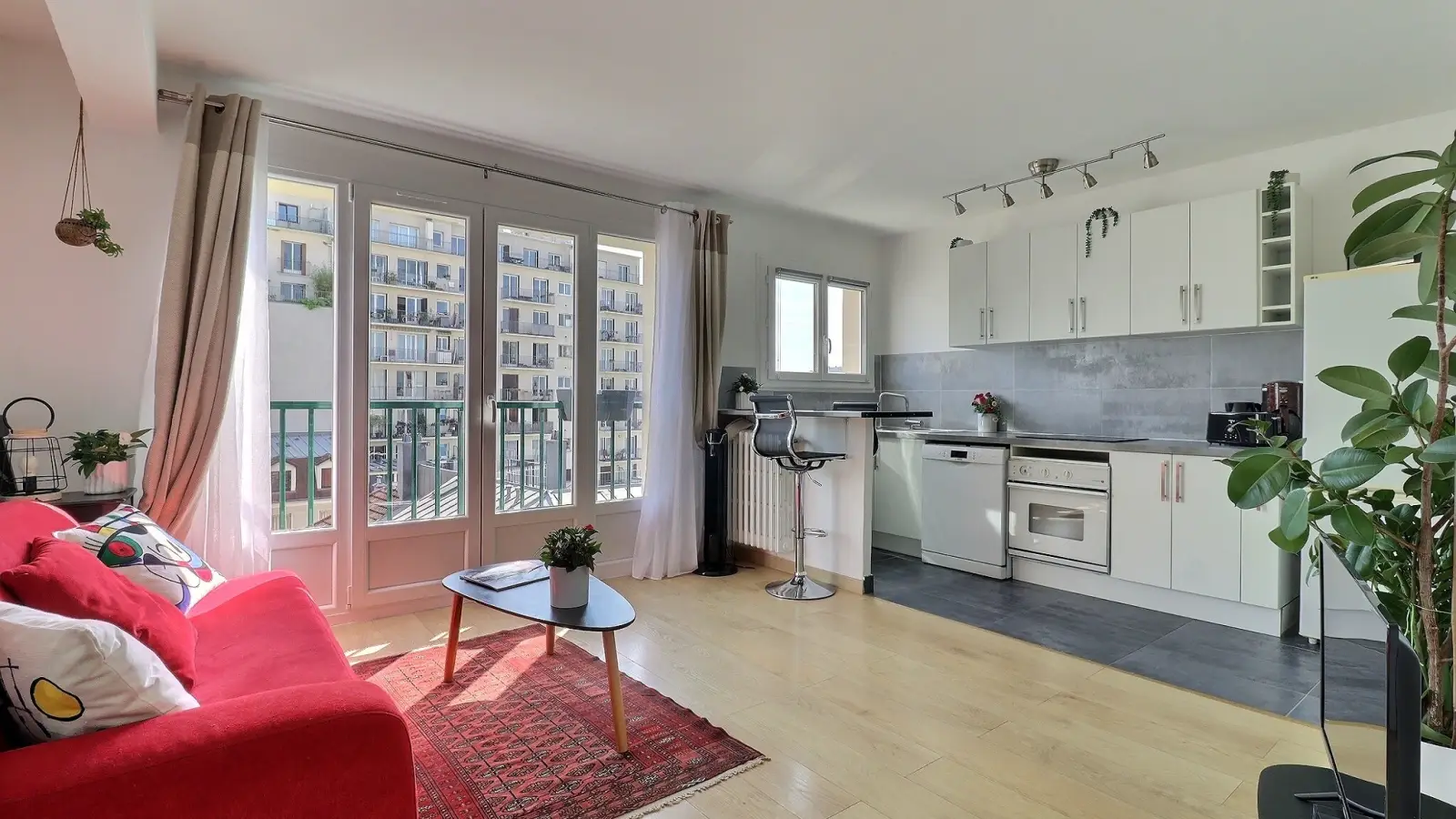 Flat Rue Alphand in Paris
