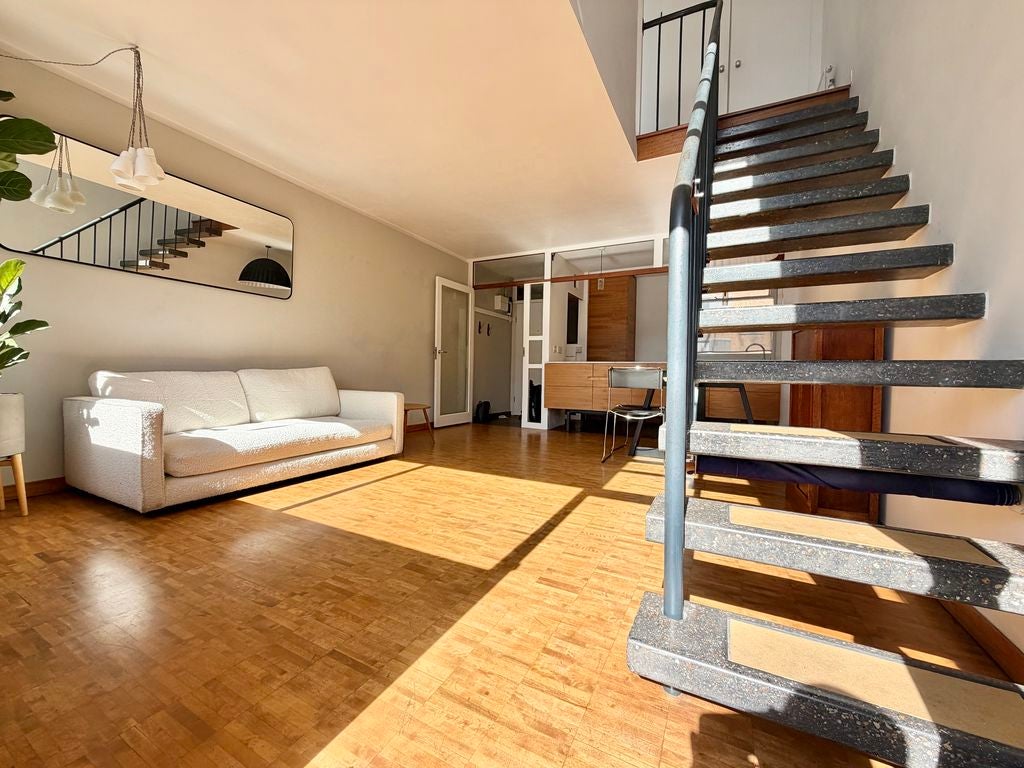 Flat Baltic Street West in City of London
