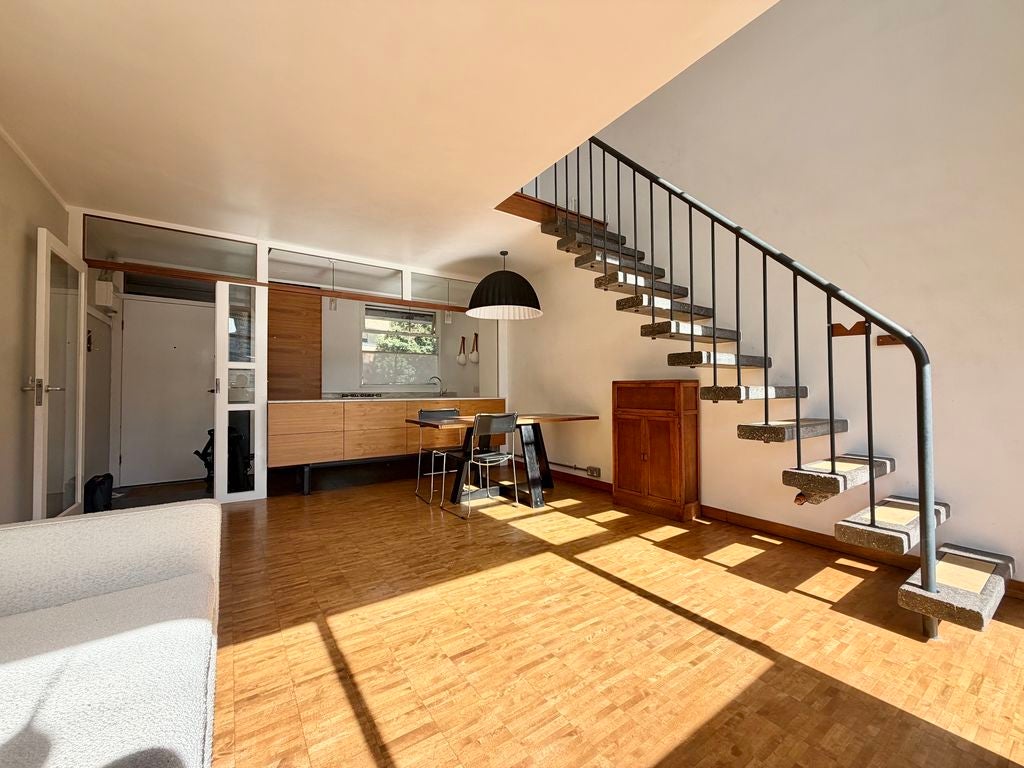 Flat Baltic Street West in City of London