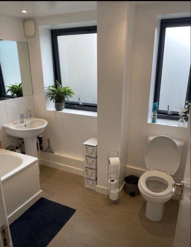 Room Brixton Road in Greater London