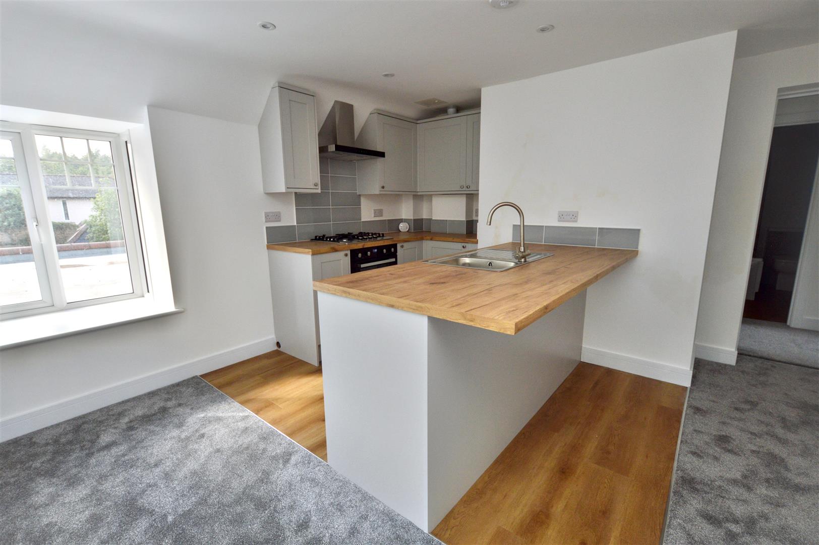 Flat Hankham Hall Road in Wealden