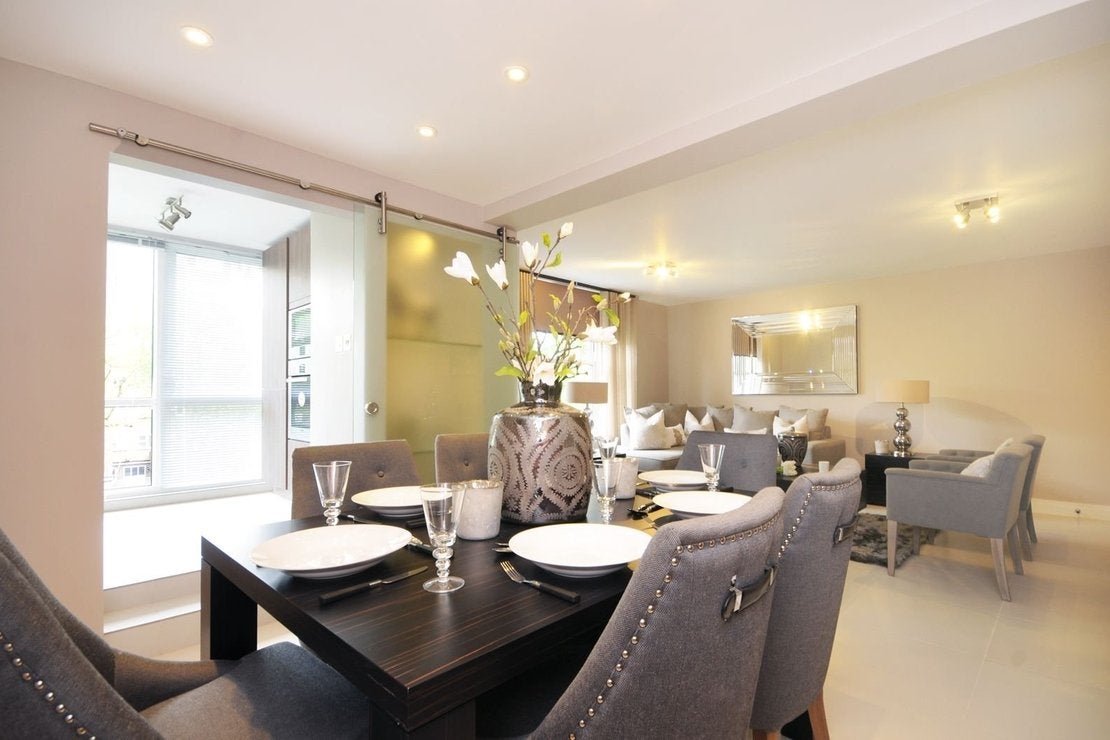 Flat Finchley Road in Greater London