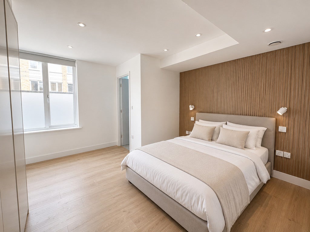 Flat Kentish Town Road in Greater London
