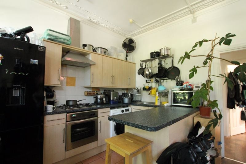 Flat Ninian Road in Cardiff