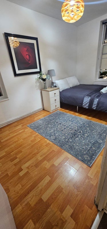 Room Shadwell Gardens in Greater London