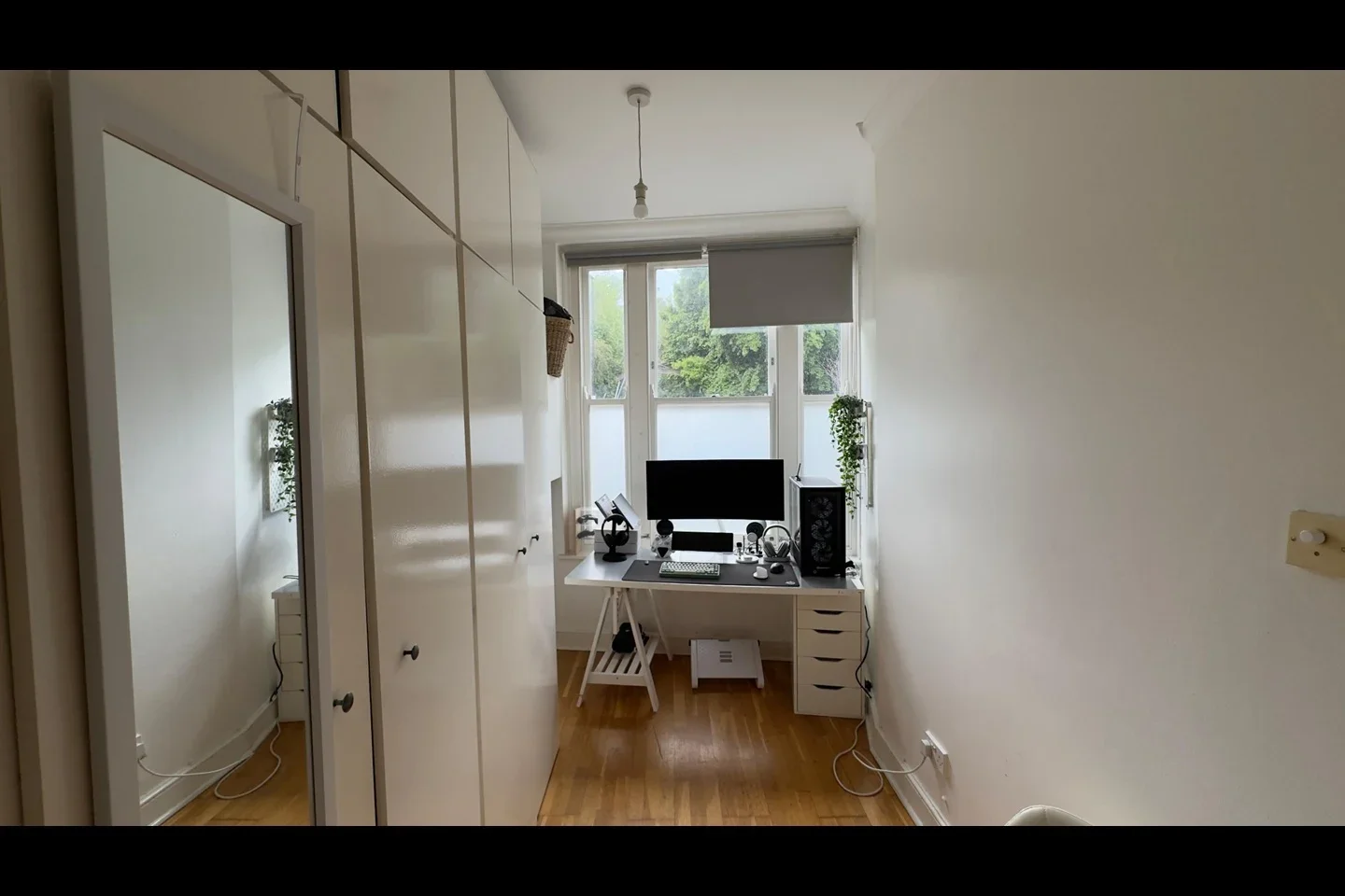 Flat Gillespie Road in Greater London