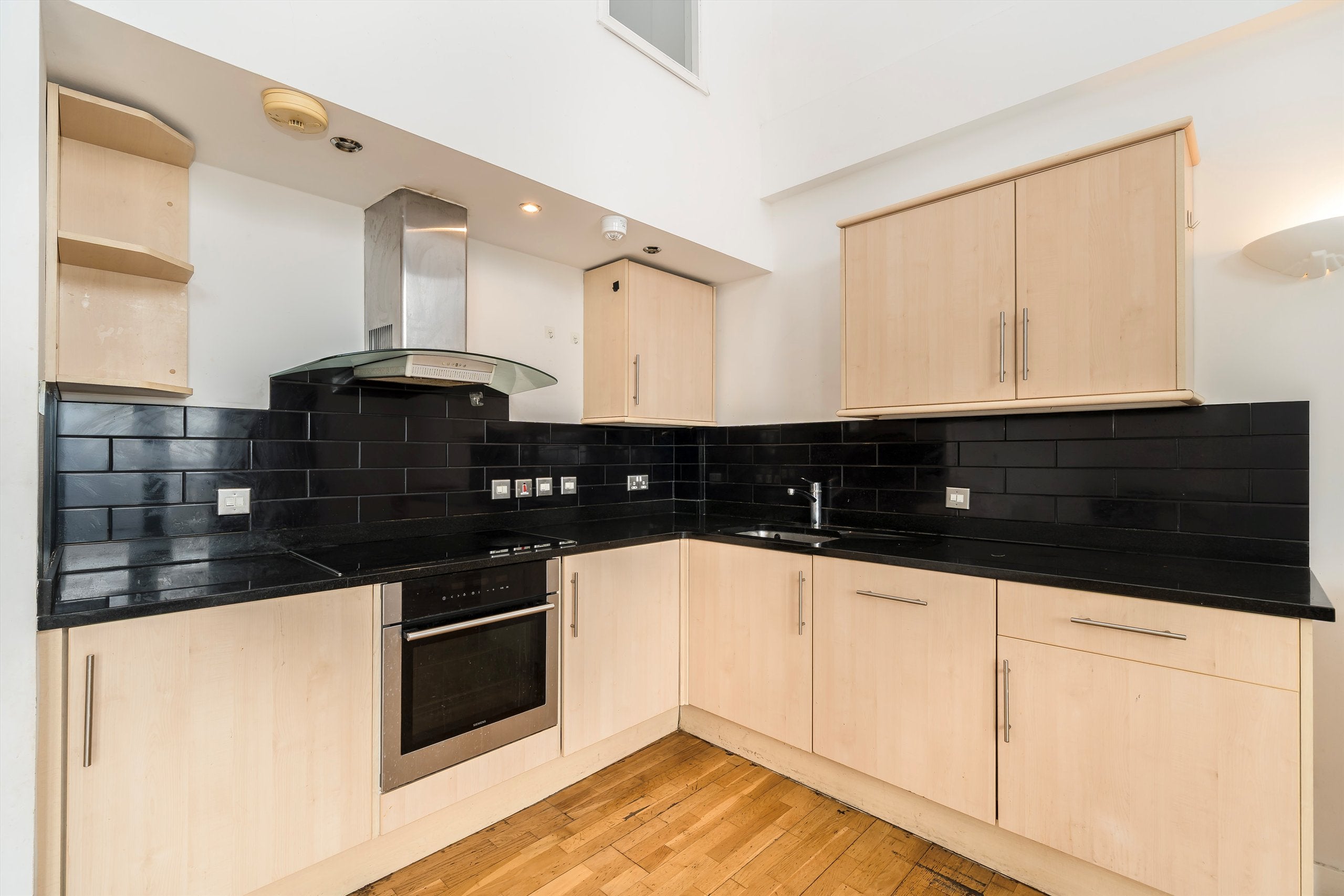 Flat Calderwood Street in Greater London