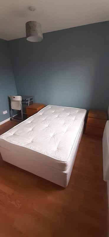 Room Lumsden Street in Glasgow
