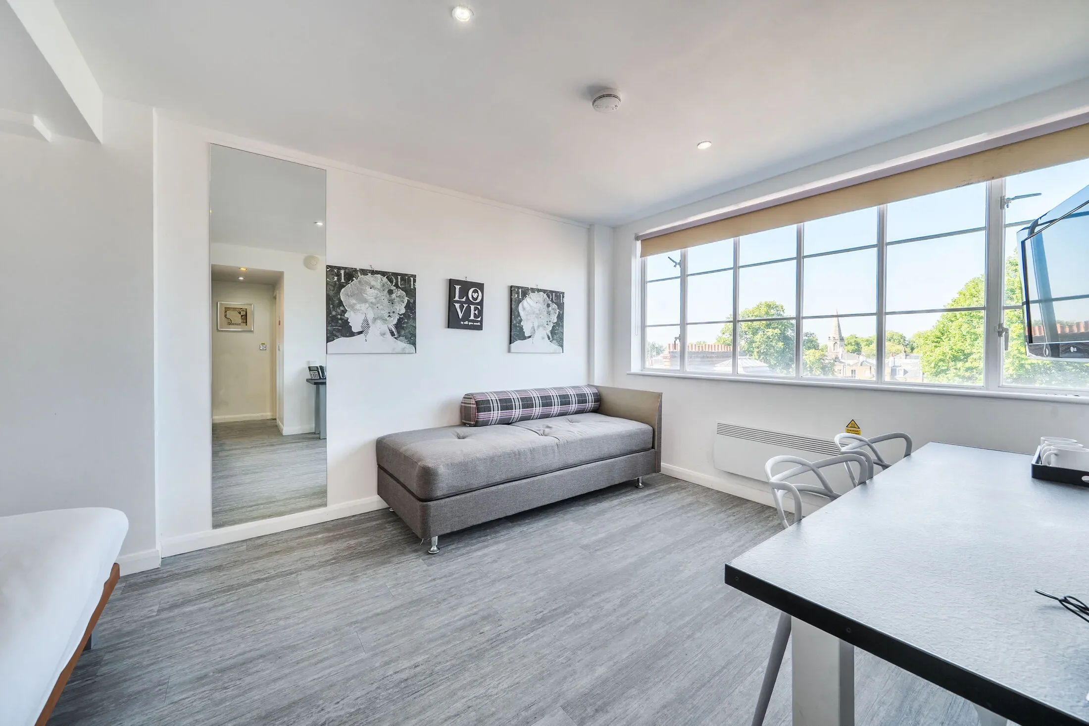 Flat Old Brompton Road in Greater London