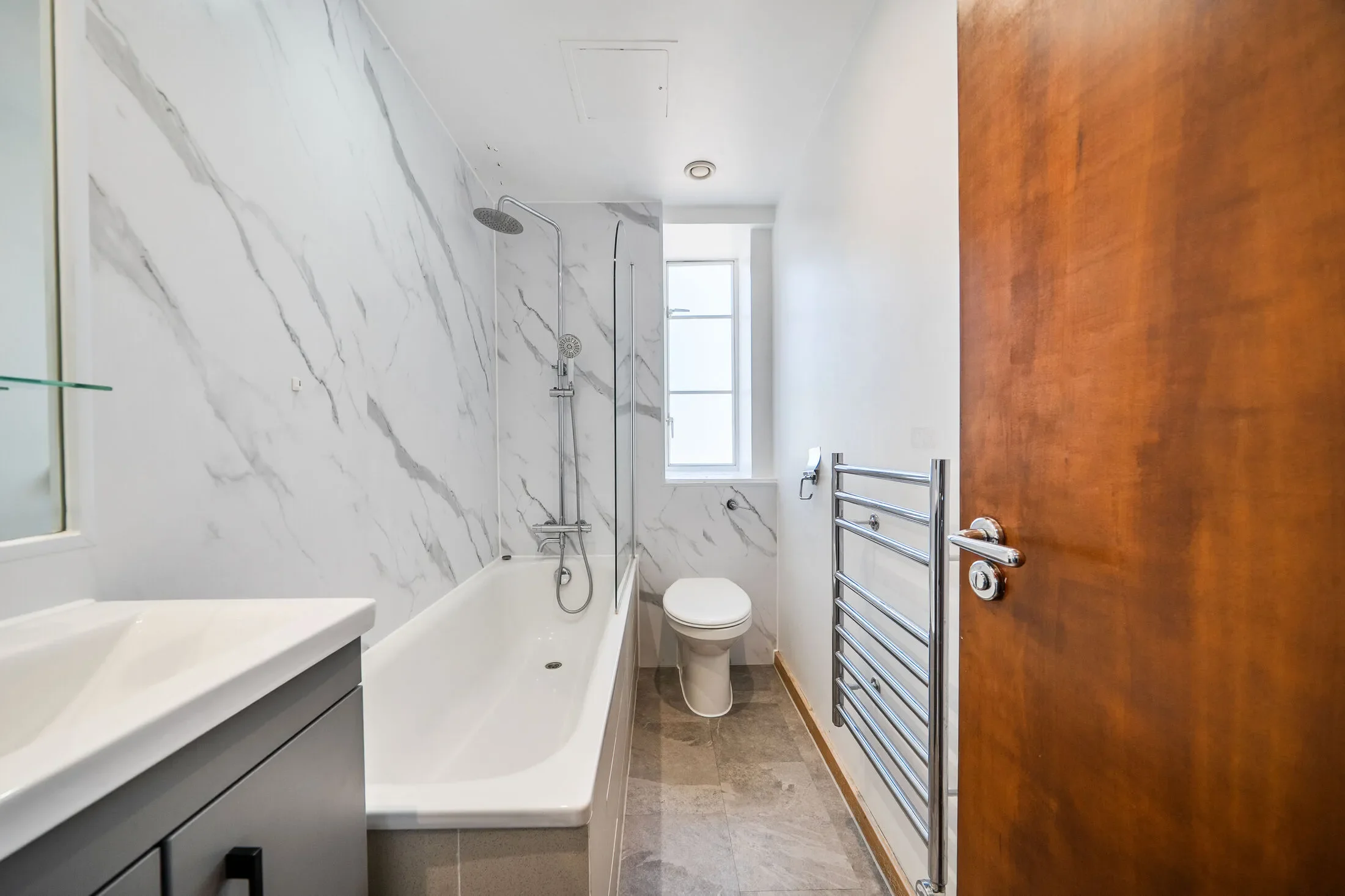 Flat Old Brompton Road in Greater London