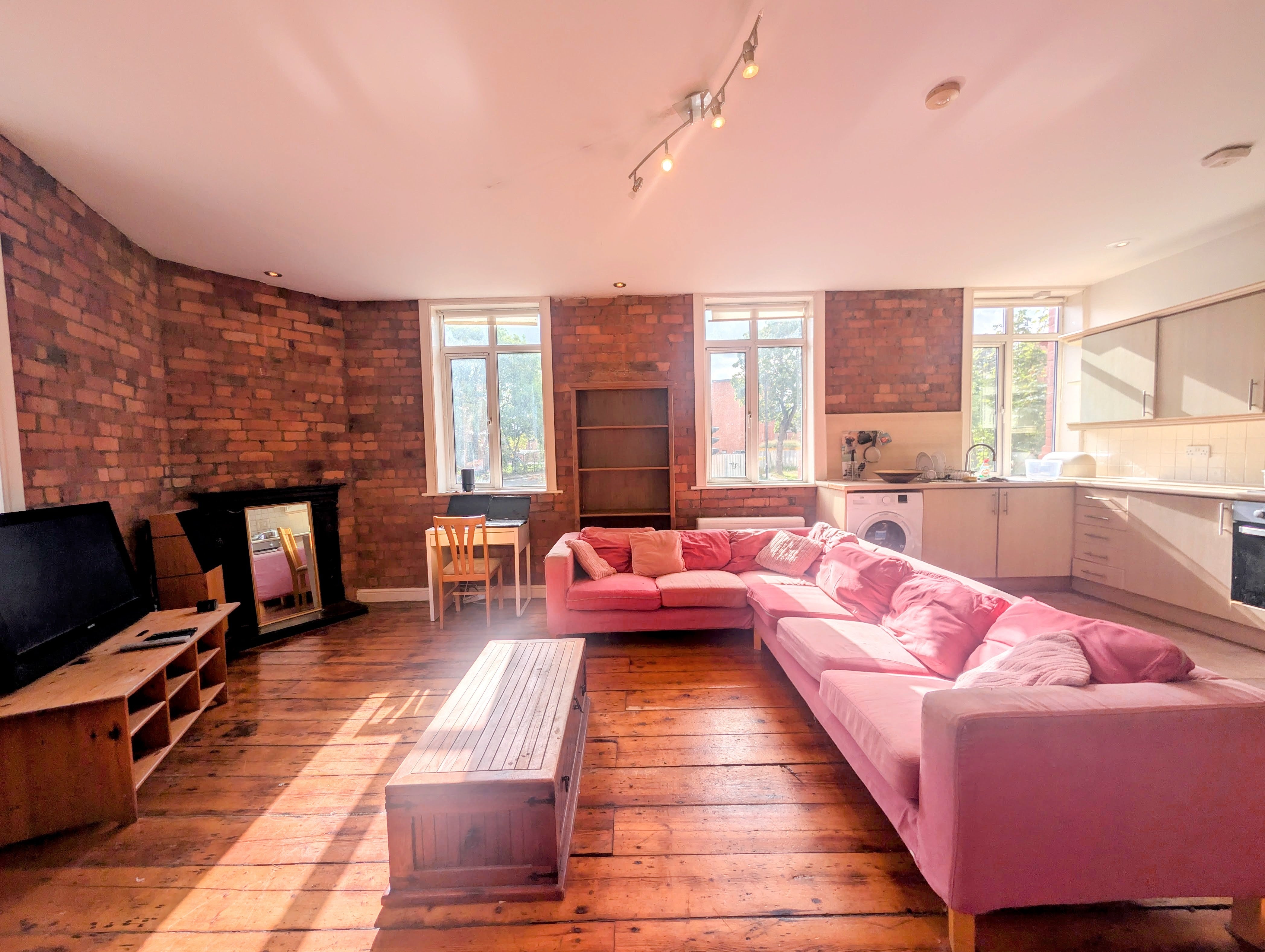 Flat Empress Street in Trafford