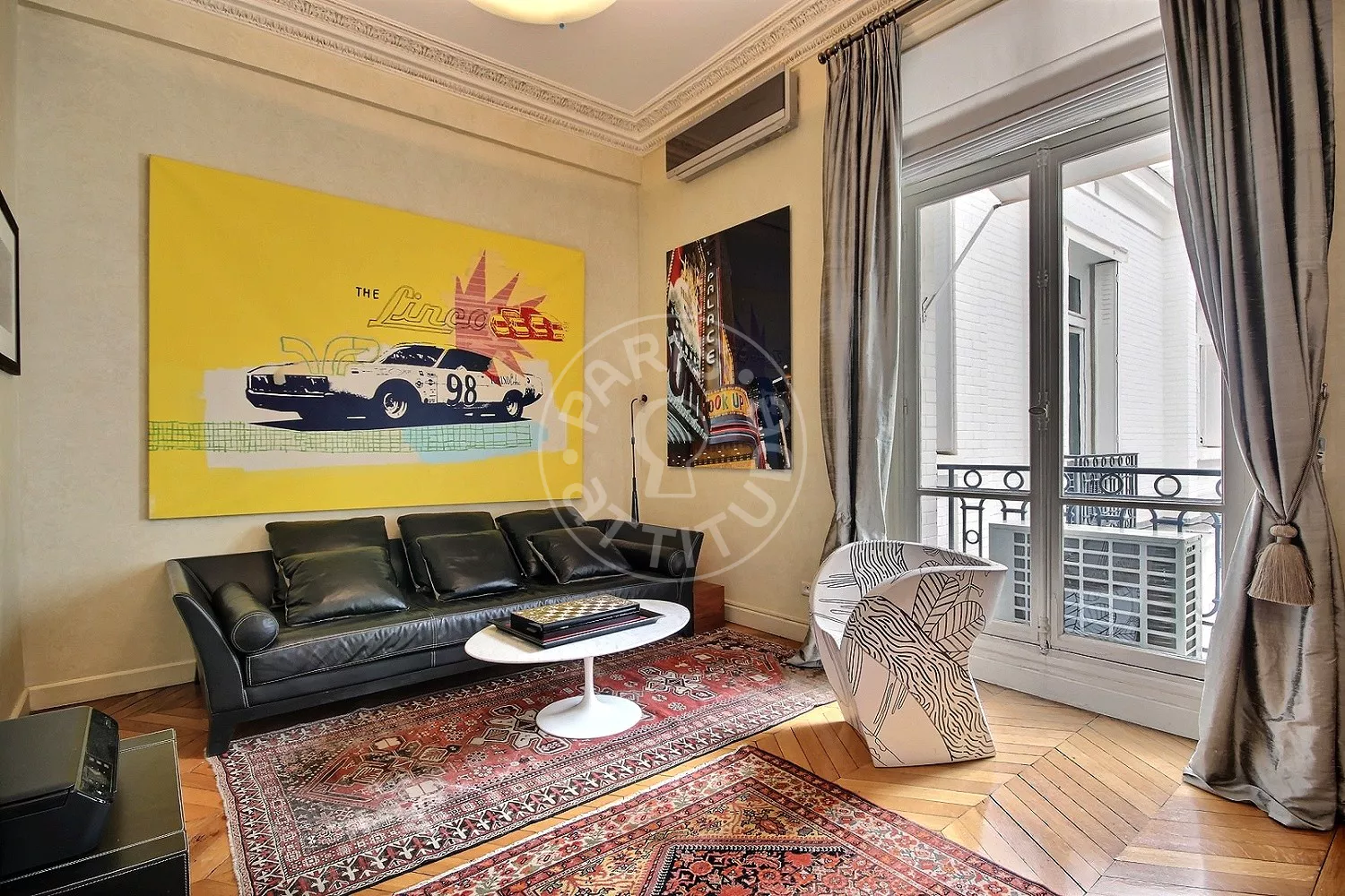 Flat Rue de la Paix in Paris