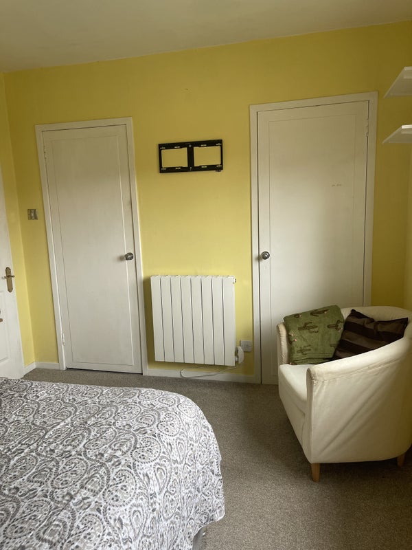 Room Gilmerton Dykes Crescent in City of Edinburgh